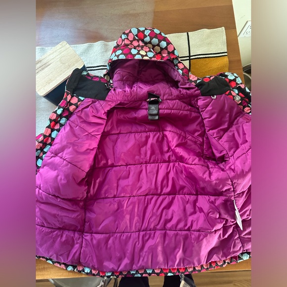 Girls 10-12 North Face winter coat - Picture 2 of 6